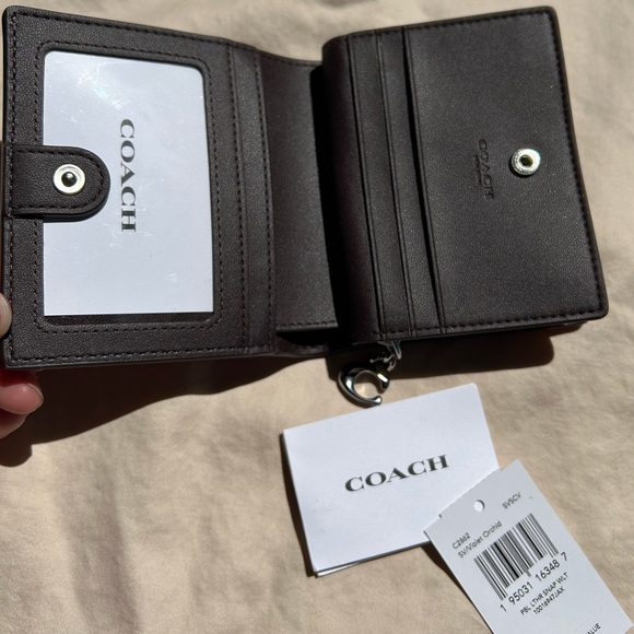 Orchid Snap Wallet w/ c zipper - Picture 4 of 5